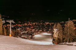 nocna-jazda-wyjazd-narciarsko-snowboardowy